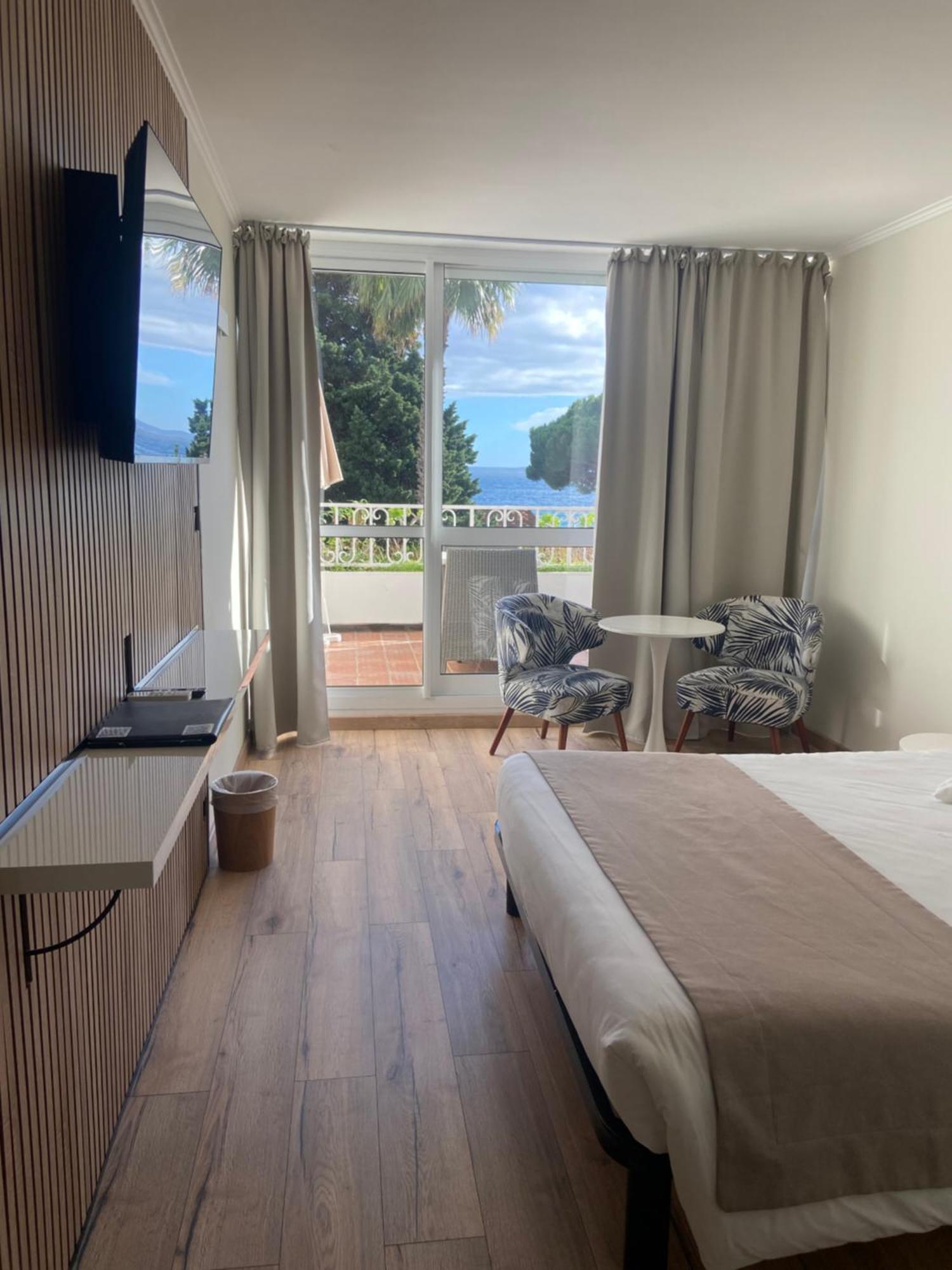Les Alcyons Hotel Le Lavandou Exterior photo